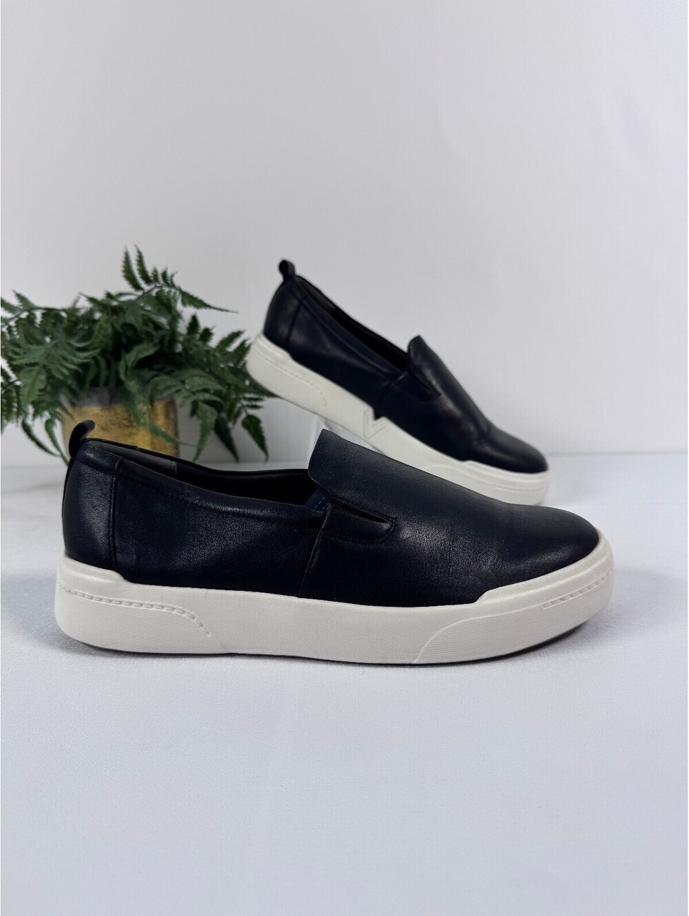 Vionic Carson Women’s Size 8 Black Leather Slip On Platform Comfort Sneakers